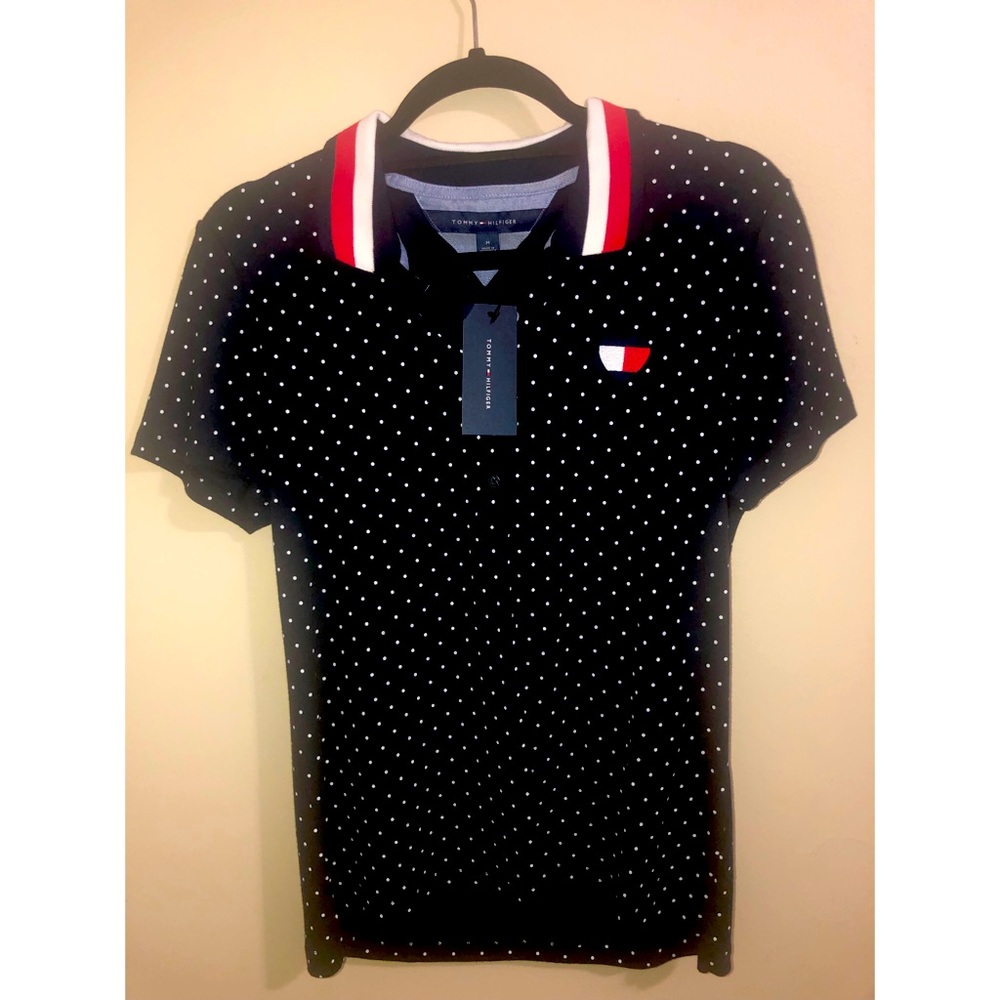 TOMMY HILFIGER POLO TOP.
